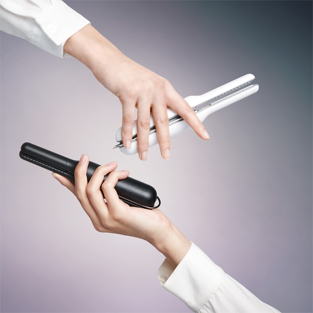 選べる2カラー、手になじむフォルム設計