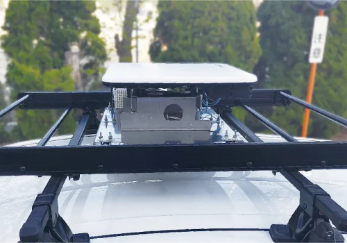 車両搭載アンテナの拡大写真