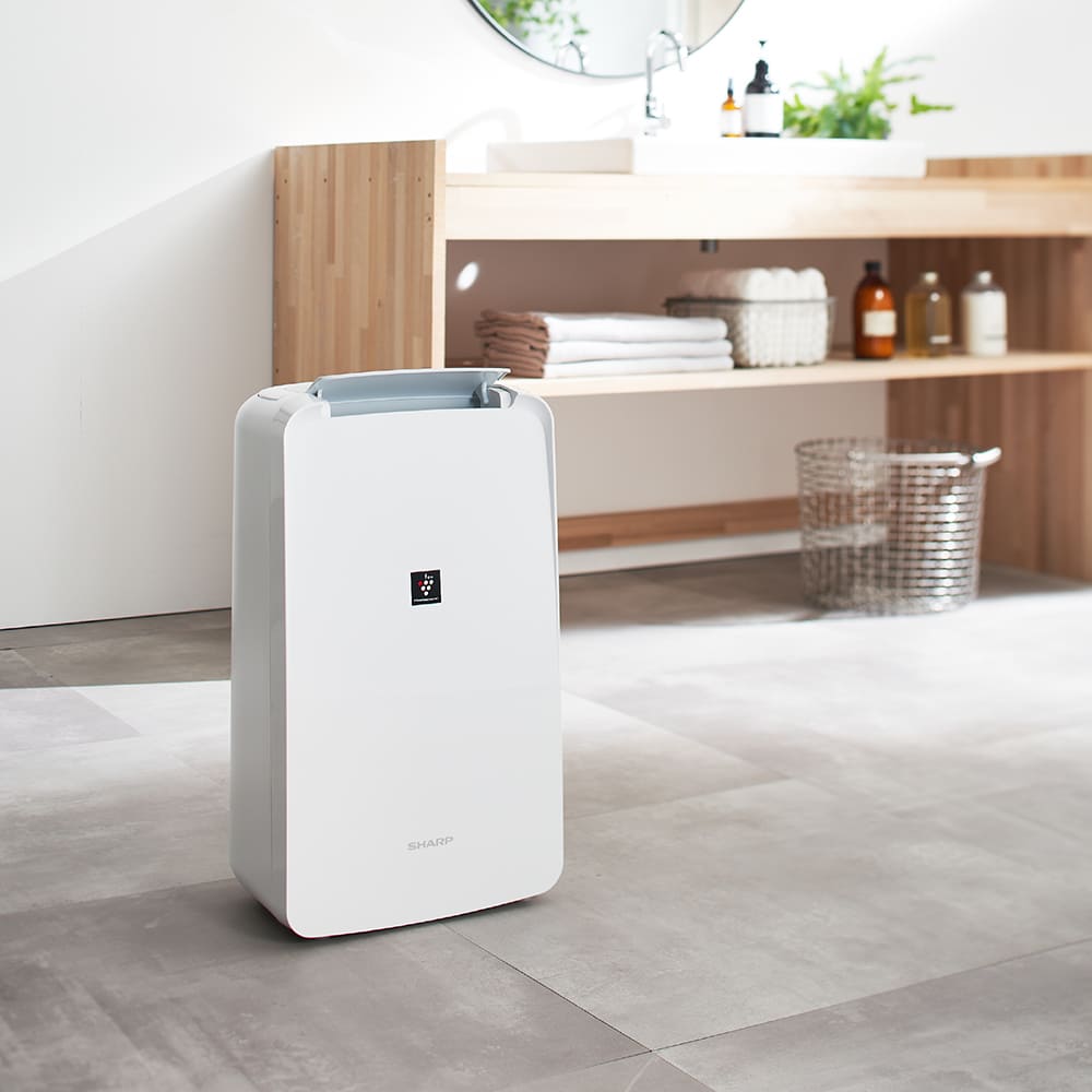 コンプレッサー方式衣類乾燥除湿機CV-U71:室内設置イメージ（除湿）