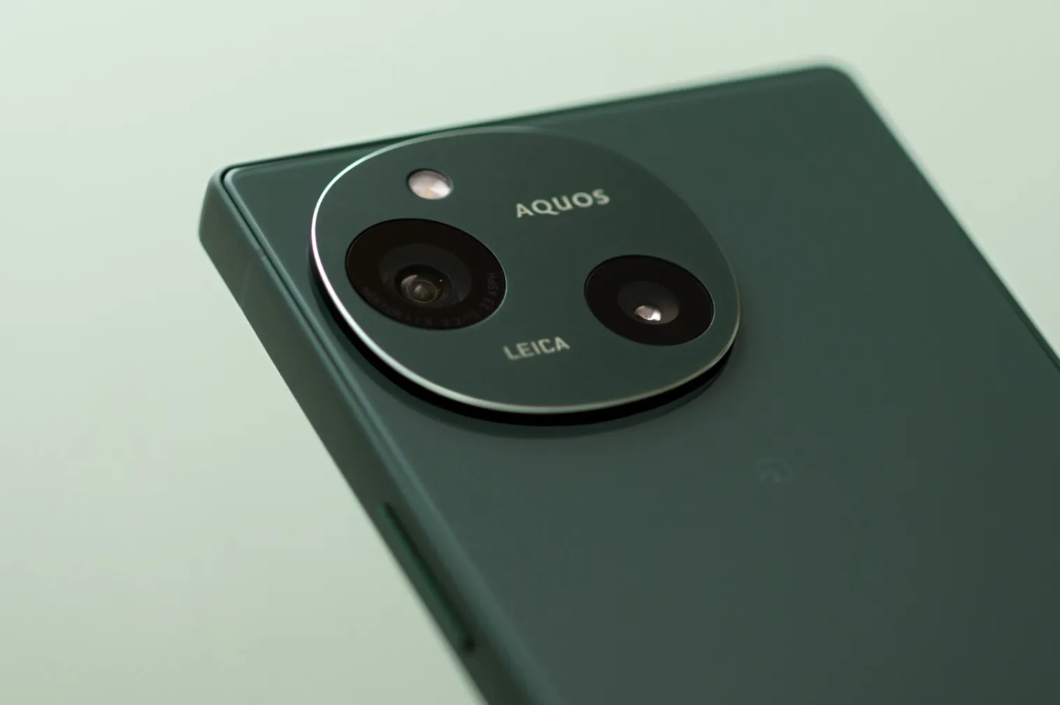 AQUOS R9の特長|AQUOS:シャープ AQUOS R9の特長|AQUOS:シャープ