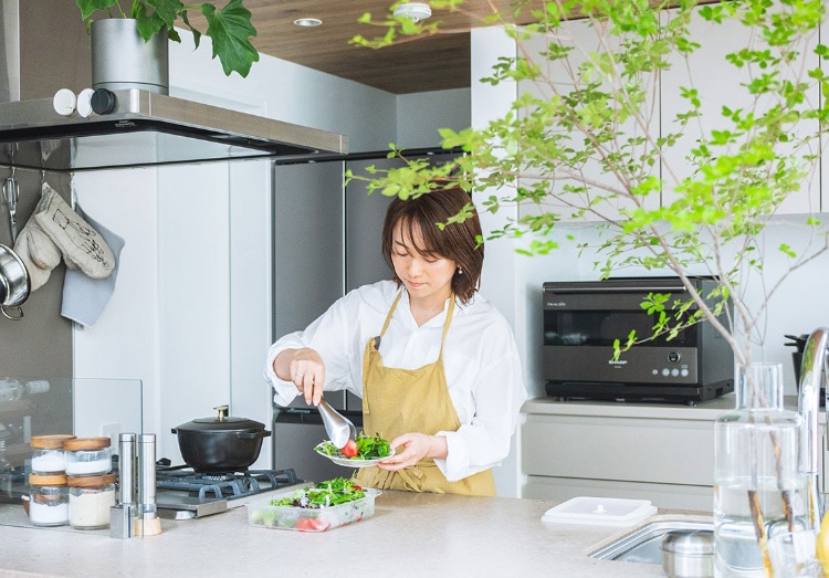 奥行き薄型冷蔵庫ではじめる、わたしらしいキッチンづくり 奥行き薄型冷蔵庫ではじめる、わたしらしいキッチンづくり