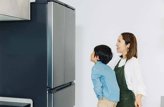冷蔵庫SJ-MF46Jとtomotomomoさんと子どもの画像