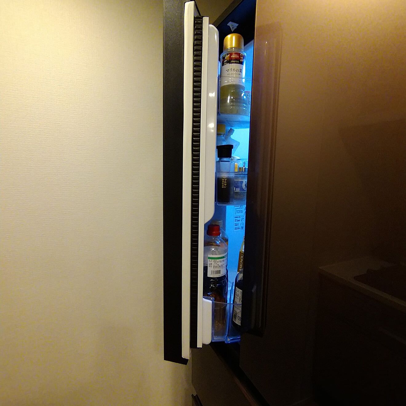 冷蔵庫センターピラーレスドアの写真