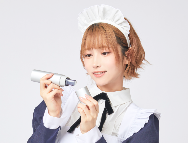 超音波ウォッシャーを持つえい梨さんの画像