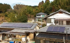 瓦屋根への太陽光設置例、奈良県　H. 様